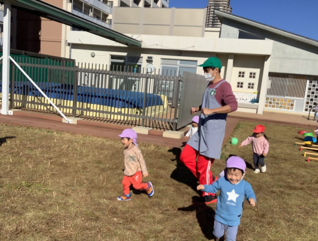 秋の晴れた日に… 江東区小名木川保育園 秋の晴れた日に… 江東区小名木川保育園